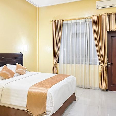 Kartika Hotel Syariah Pacitan Mitra Reddoorz Buitenkant foto