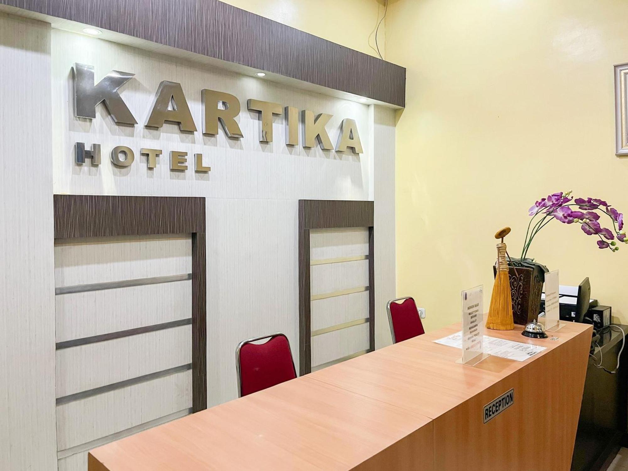 Kartika Hotel Syariah Pacitan Mitra Reddoorz Buitenkant foto